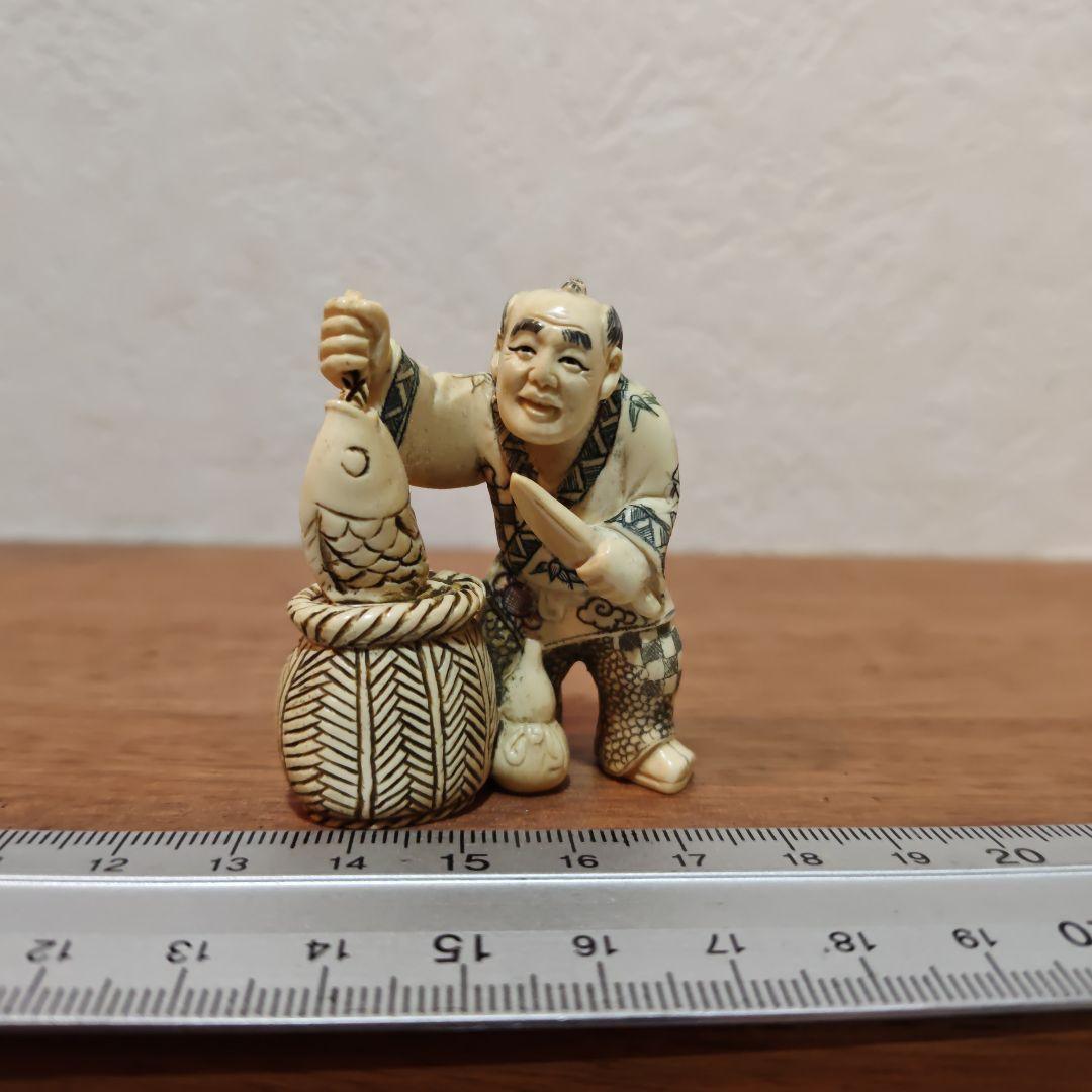 時代提物 人物根付 天然素材【魚売り】高さ約5.2cm 重さ26ｇ 江戸の暮らし 江戸時代の行商魚屋 イラスト素材 [2280297] - フォトライブラリー