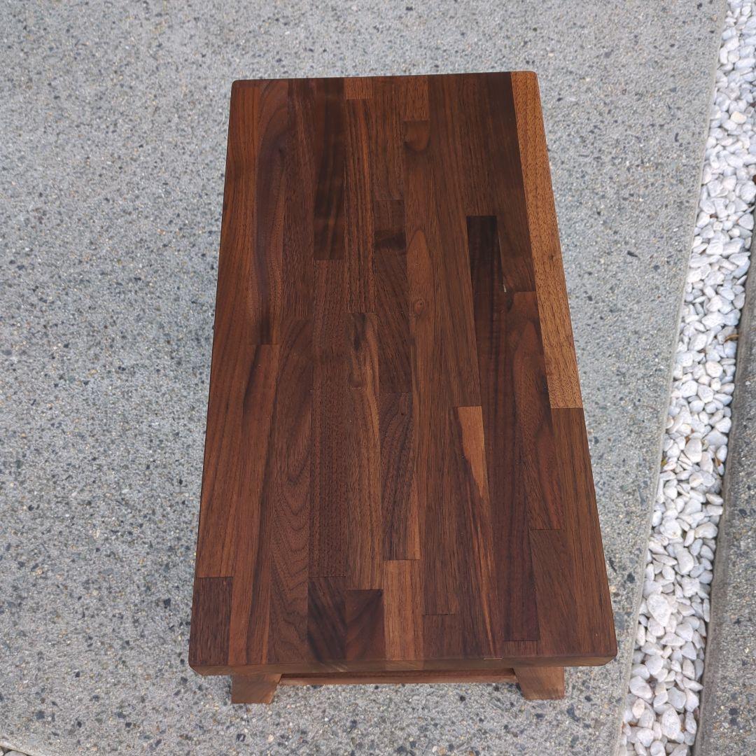 木材のロールスロイス と呼ばれているウォールナットのスツール - メルカリ