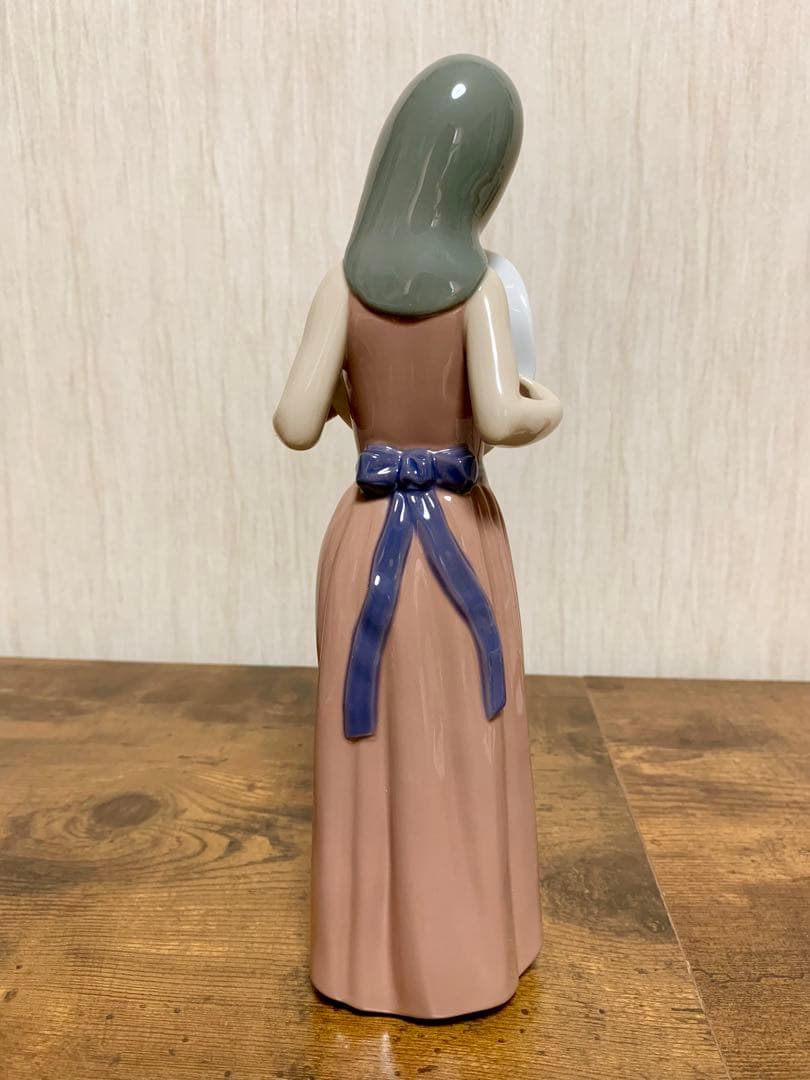 【箱付美品】スペイン リヤドロ #5007 Bashful Girl 内気な少女