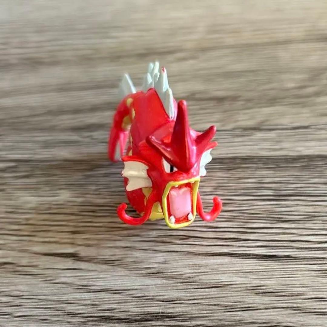 初期】モンコレ 赤いギャラドス - メルカリ