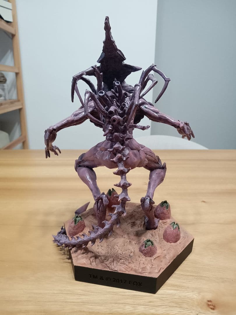 aliens エイリアン 怪物フィギュア 紫色 箱無