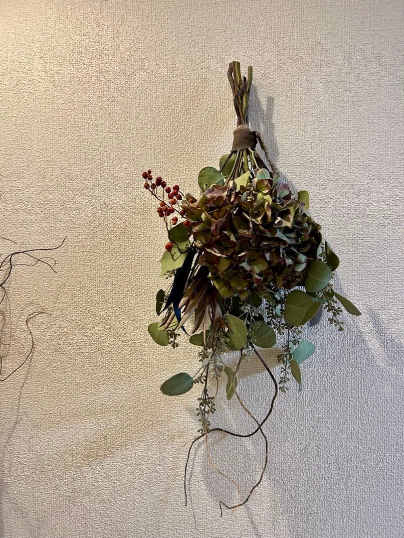 秋色紫陽花　ユーカリ　枝　グリーン　スワッグ イノセント＞紫陽花アナベル・ユーカリ・エバーラスティングのスワッグ