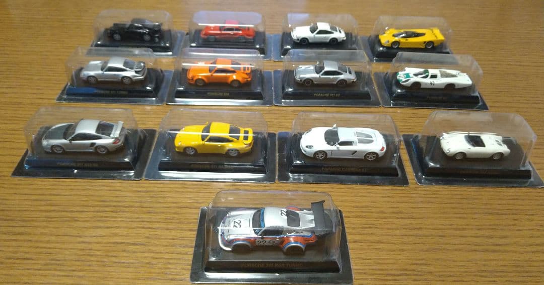 京商 1/64 ポルシェ ミニカーコレクション 13台セット 楽天市場】＜中古品＞京商 1/64 ポルシェ 928 S4 ネイビー※カードなし