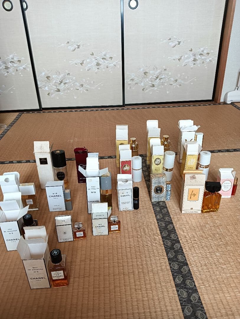 CHANEL NINA RICCI Dior 古い香水 19本セット s-l400.jpg