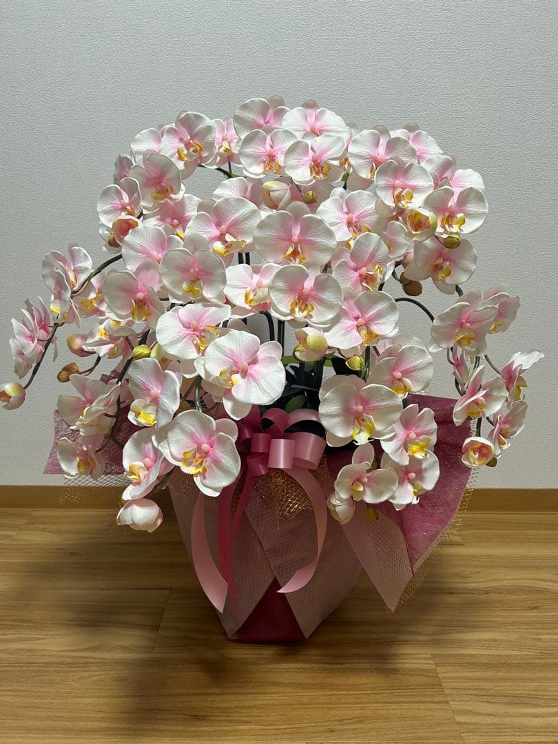 ピンク 胡蝶蘭 スタンド花 リボン付き フラワースタンド - 胡蝶蘭ギフト フローリストらんらん