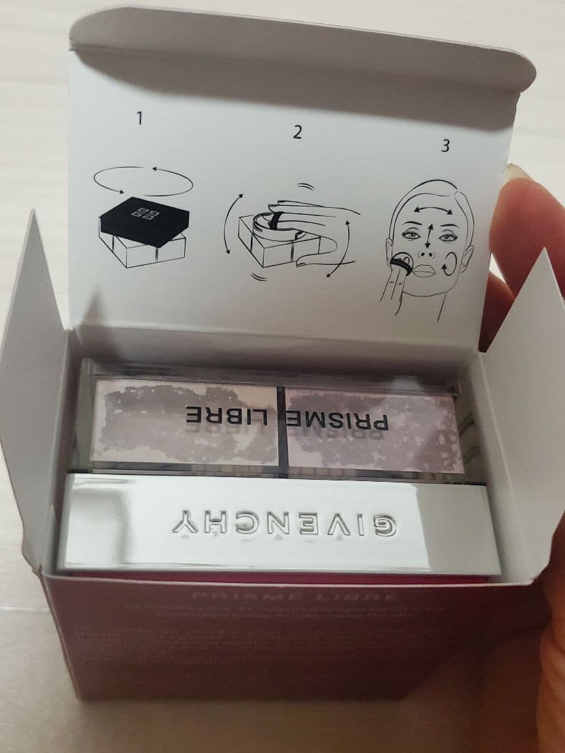 新品.未使用】限定 入手困難 GIVENCHY プリズムリーブル おしろい