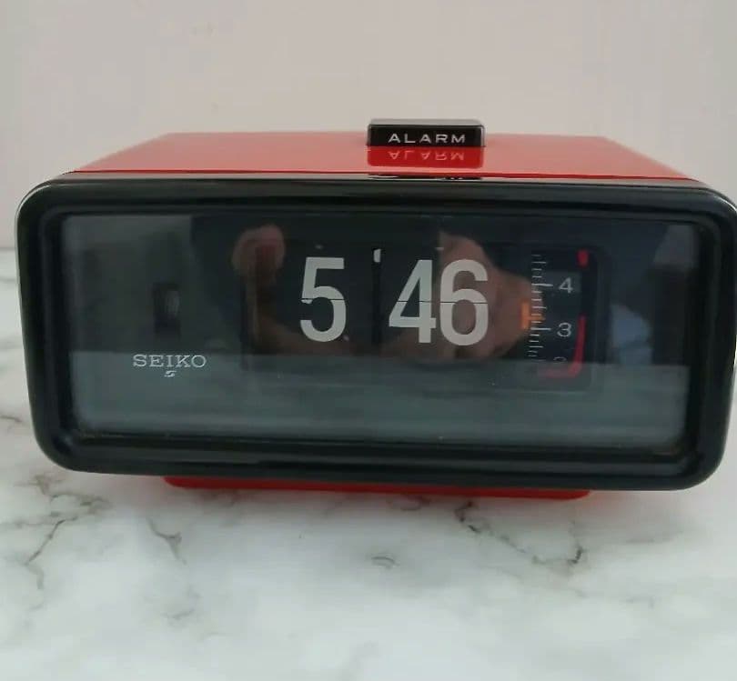 SEIKO パタパタ時計 DP692T 赤と黒 昭和レトロ 50/60Hz - メルカリ