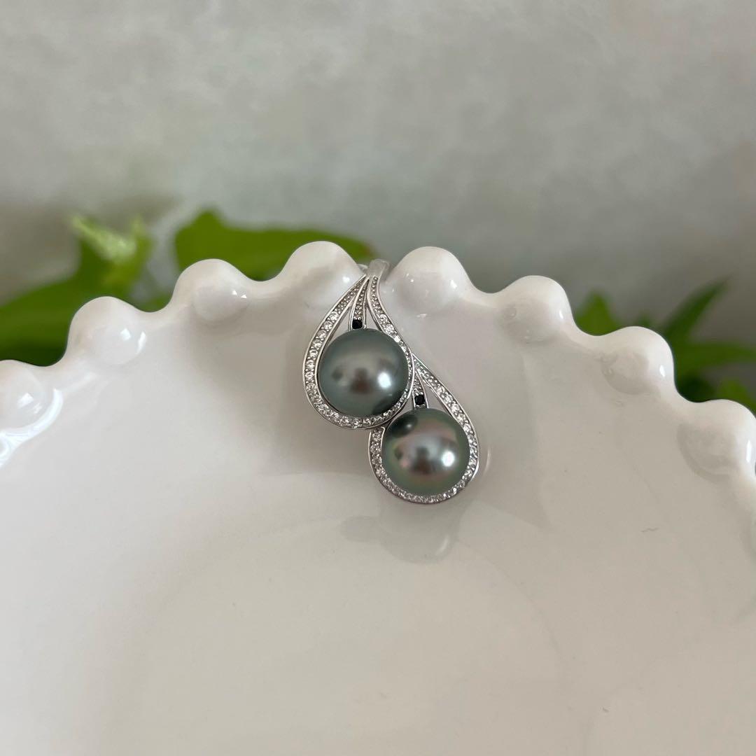 2粒タヒチ黒蝶真珠ペンダントトップ　パールネックレストップ　8.3mm シルバー