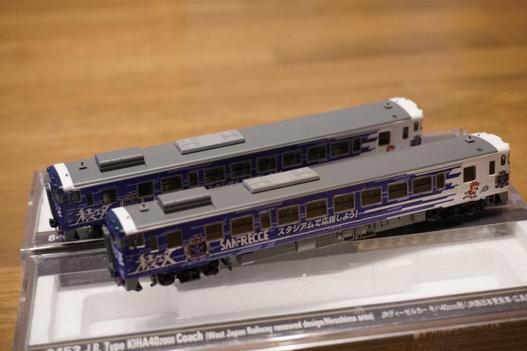 キハ40-2081 2132 サンフレッチェ 応援ラッピング仕様 M車+T車 - メルカリ