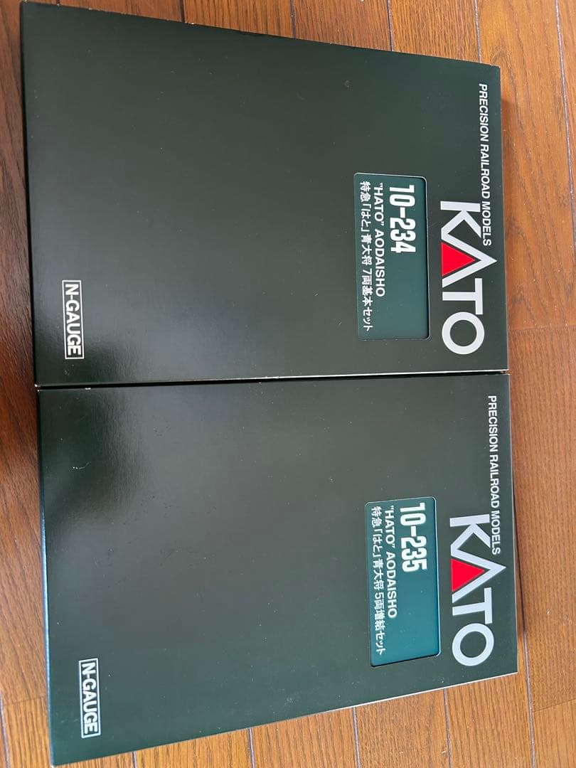 新品 KATO 特急「はと」青大将 10-234 10-235 12両編成セット 特急「はと」青大将 入線です！と言いたいけど。KATO 10-234 / 10-235