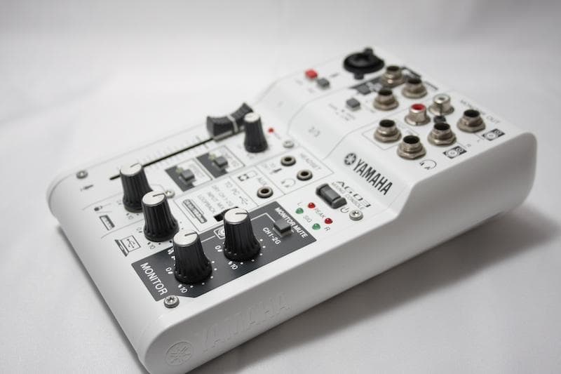 YAMAHA AG03 付属品完備 オーディオインターフェイス ヤマハ | AG03 - ウェブキャスティングミキサー - 概要