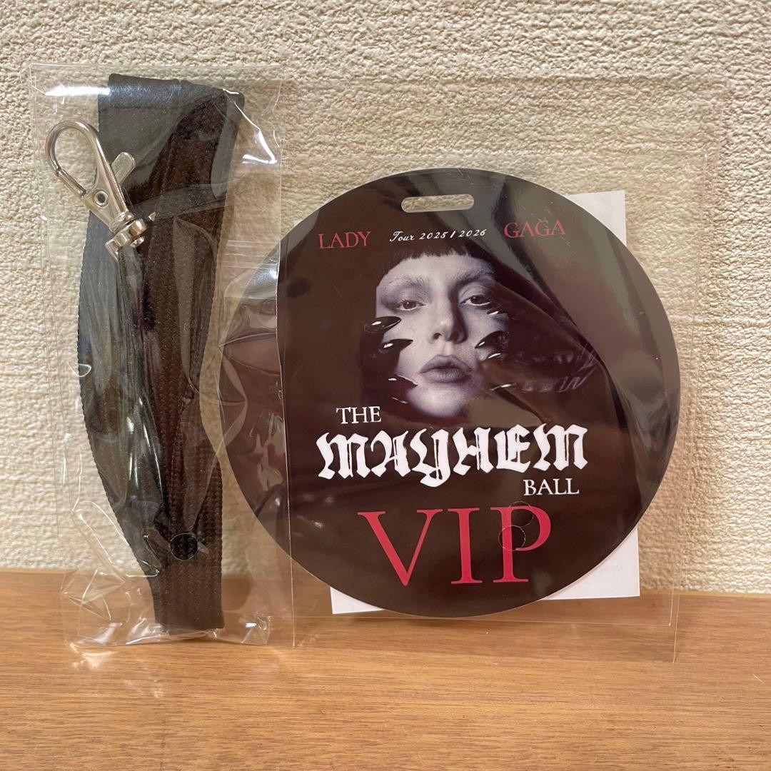 オマケ付LADY GAGA THE MAYHEM BALL VIP Silver - メルカリ