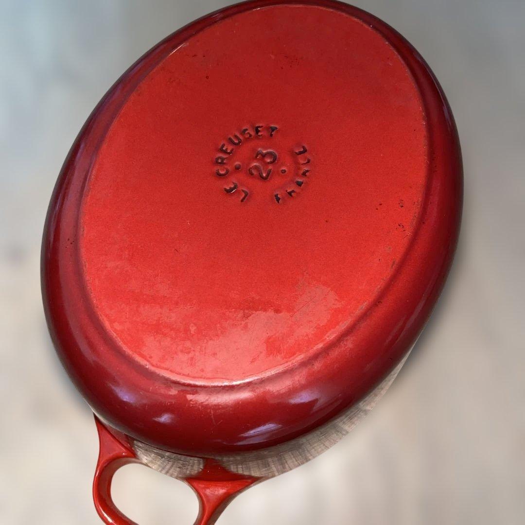 美品！ル・クルーゼ　オーバル　ホーロー鍋 赤 23cm 2.75qt フランス製