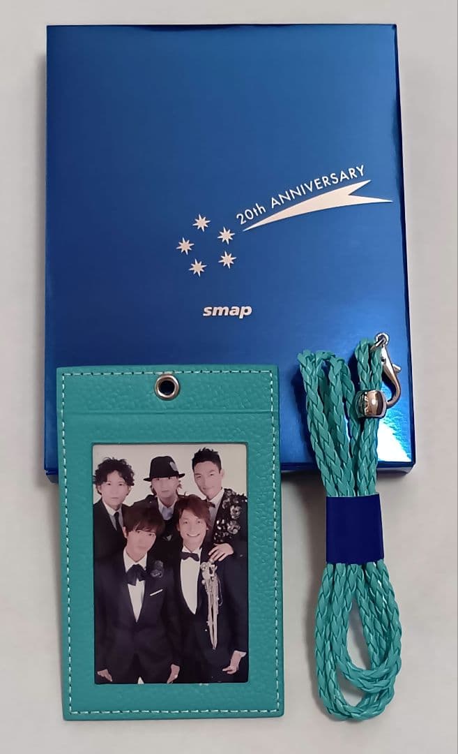 未使用品】SMAP FC会員限定品 20周年記念 ストラップ付きパスケース