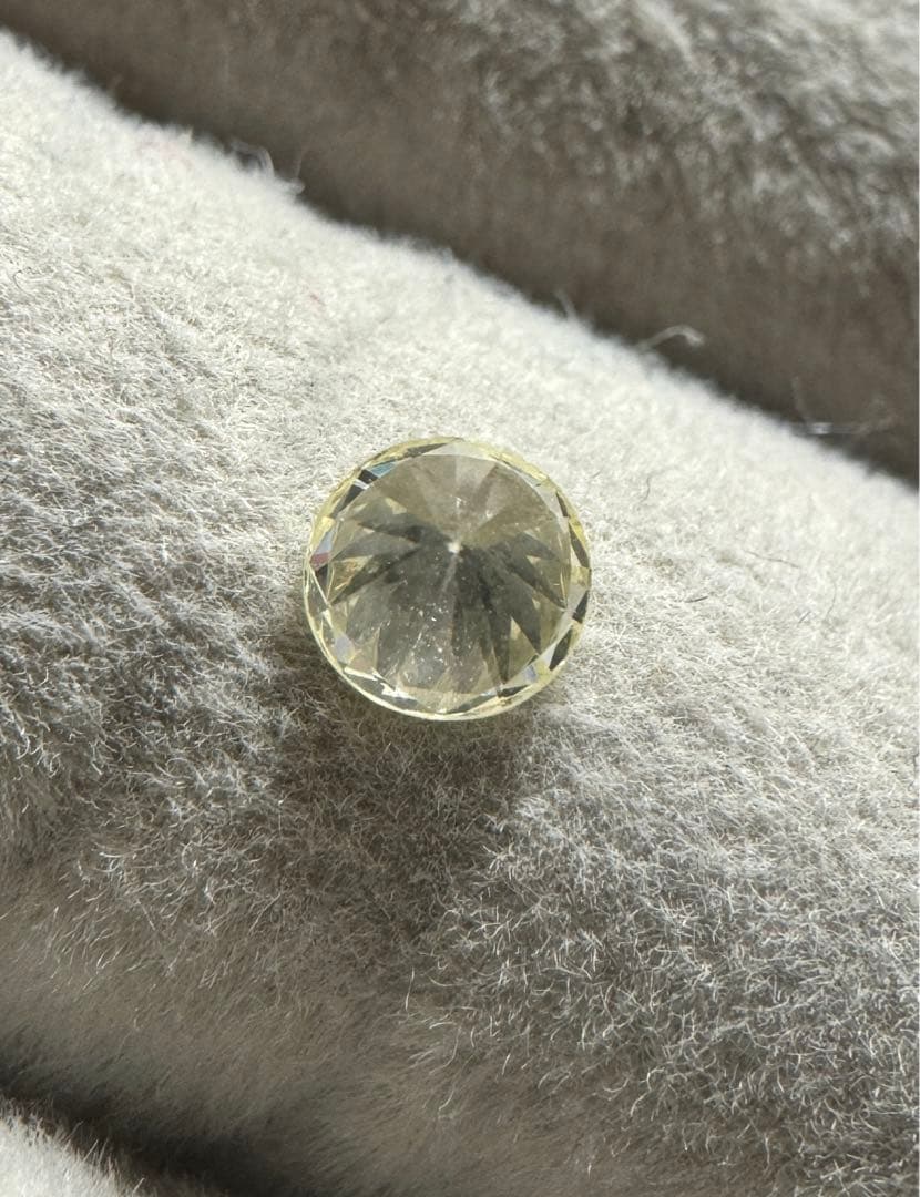 天然ライトイエローダイヤモンド 0.295ct