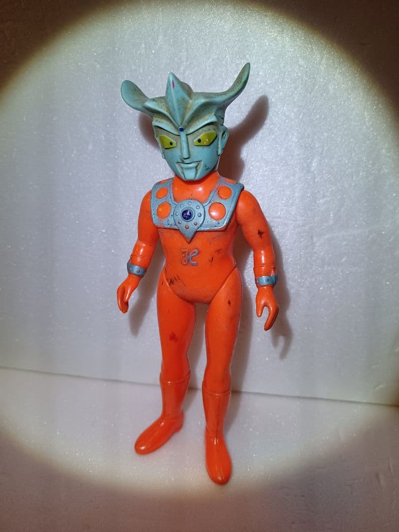 昭和購入物)ウルトラマンレオ(身長約18.5cm) ブルマァク ソフビ - メルカリ
