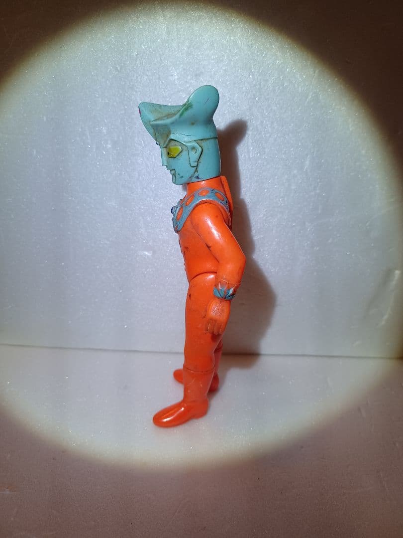 昭和購入物)ウルトラマンレオ(身長約18.5cm) ブルマァク ソフビ - メルカリ