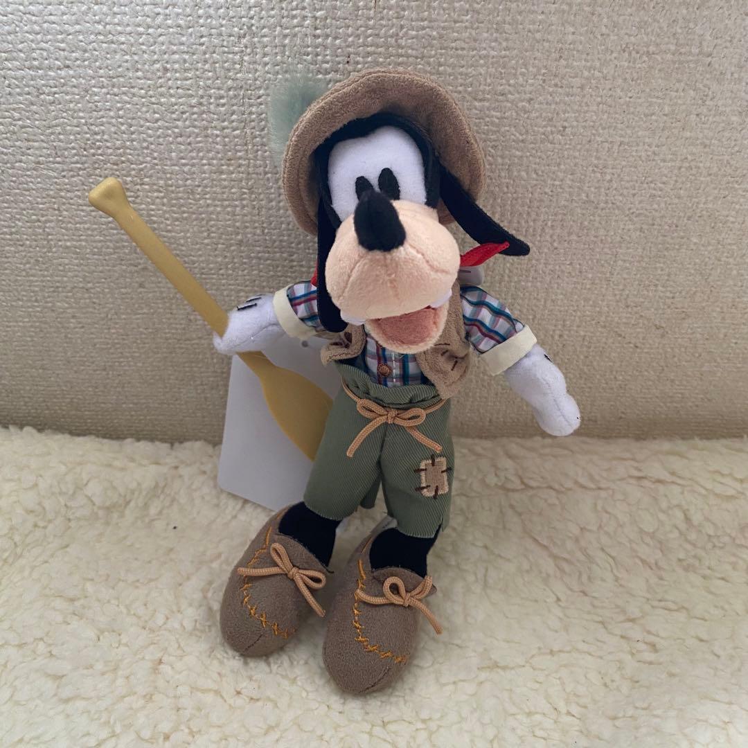 ディズニーランド39周年クリッターカントリー　カヌー　グーフィーぬいぐるみバッジ 4/15〜順次発売】ディズニーランド39周年グッズ17選！値段＆販売場所