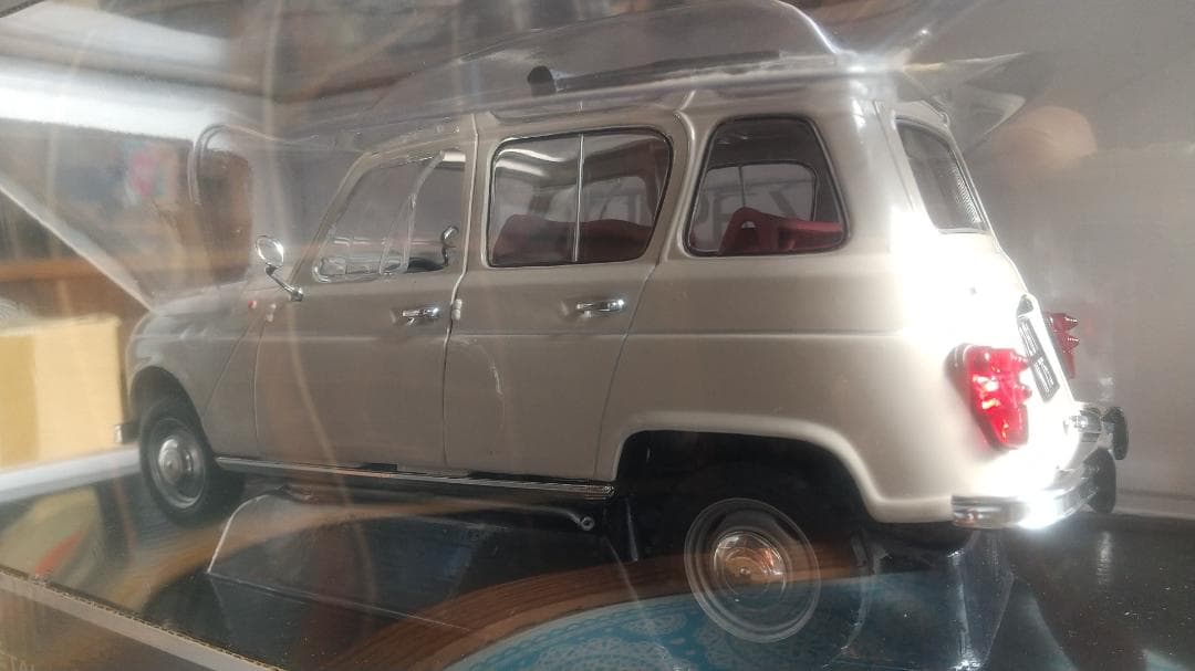 ノレブ マキシジェット 1/18 ルノー 4L 1963 - メルカリ