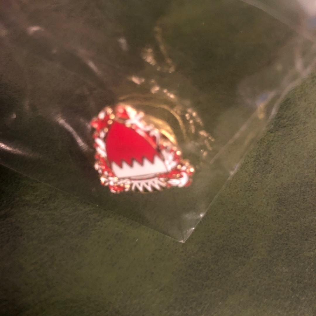 大阪万博バーレーンピンバッジ - メルカリ