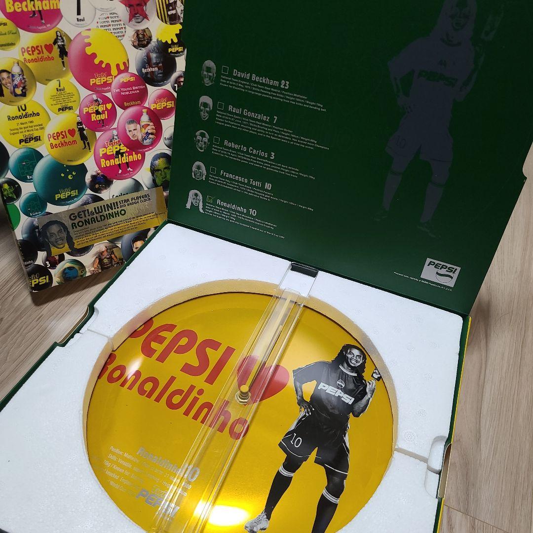 秩*父様 【希少】ロナウジーニョ・缶バッチ型時計・ペプシPEPSI