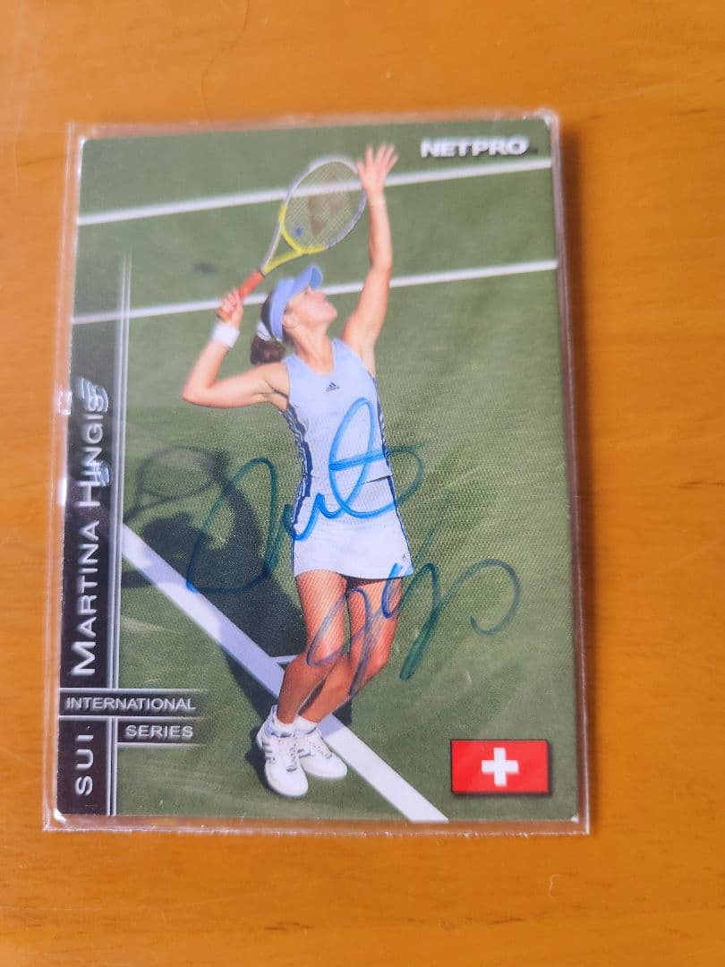 マルチナ・ヒンギス 直筆サインカード - メルカリ