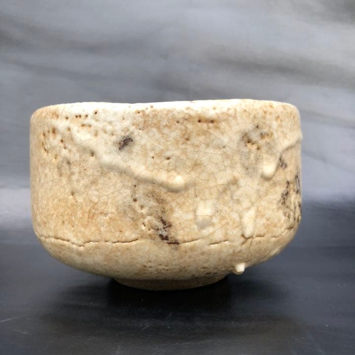 古美術◼️蔵からかなり雰囲気のある釉薬ドロドロの謎の図柄の