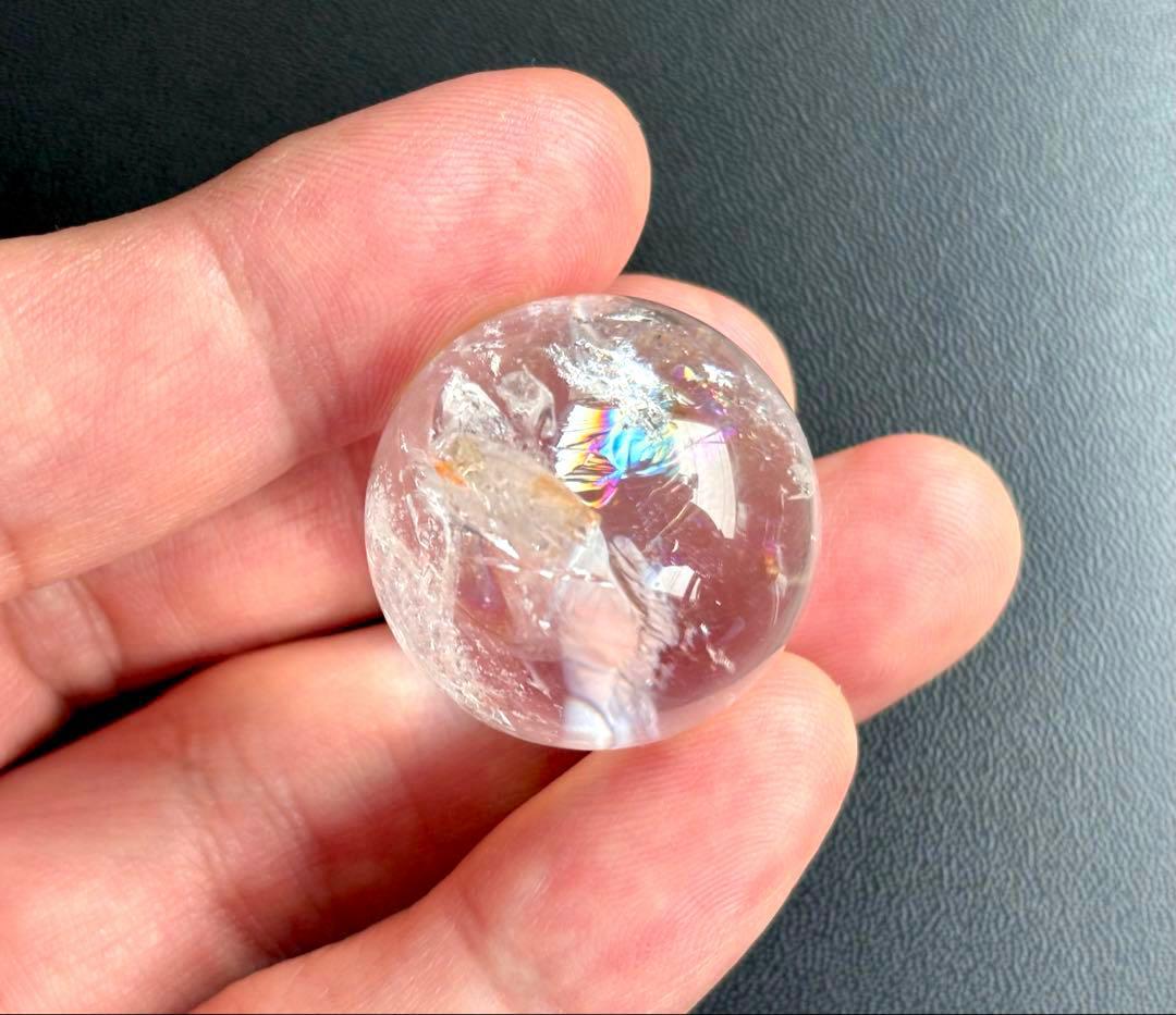 究極品質　永遠の愛を願う水晶の究極形態　虹のマスターウラルレムリアン極上スフィア