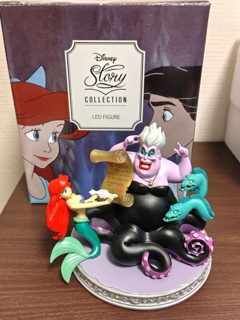 アリエルLEDライトフィギュア　置物 希少 アリエル アースラ LEDフィギュア ディズニーストア 新品未使用