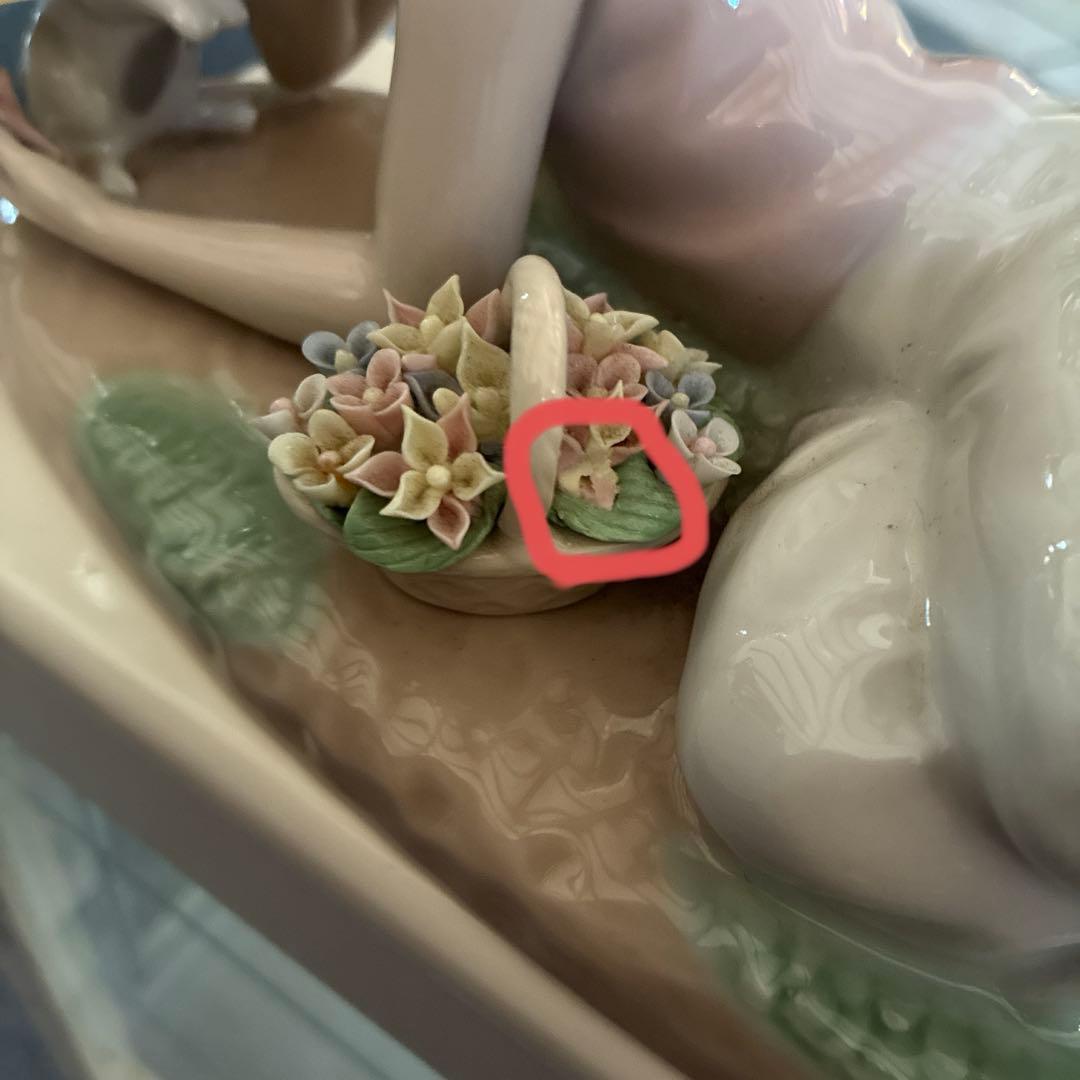 スペインのナダル社磁器製フィギュリン「少女とうさぎ」　リヤドロ姉妹ブランド