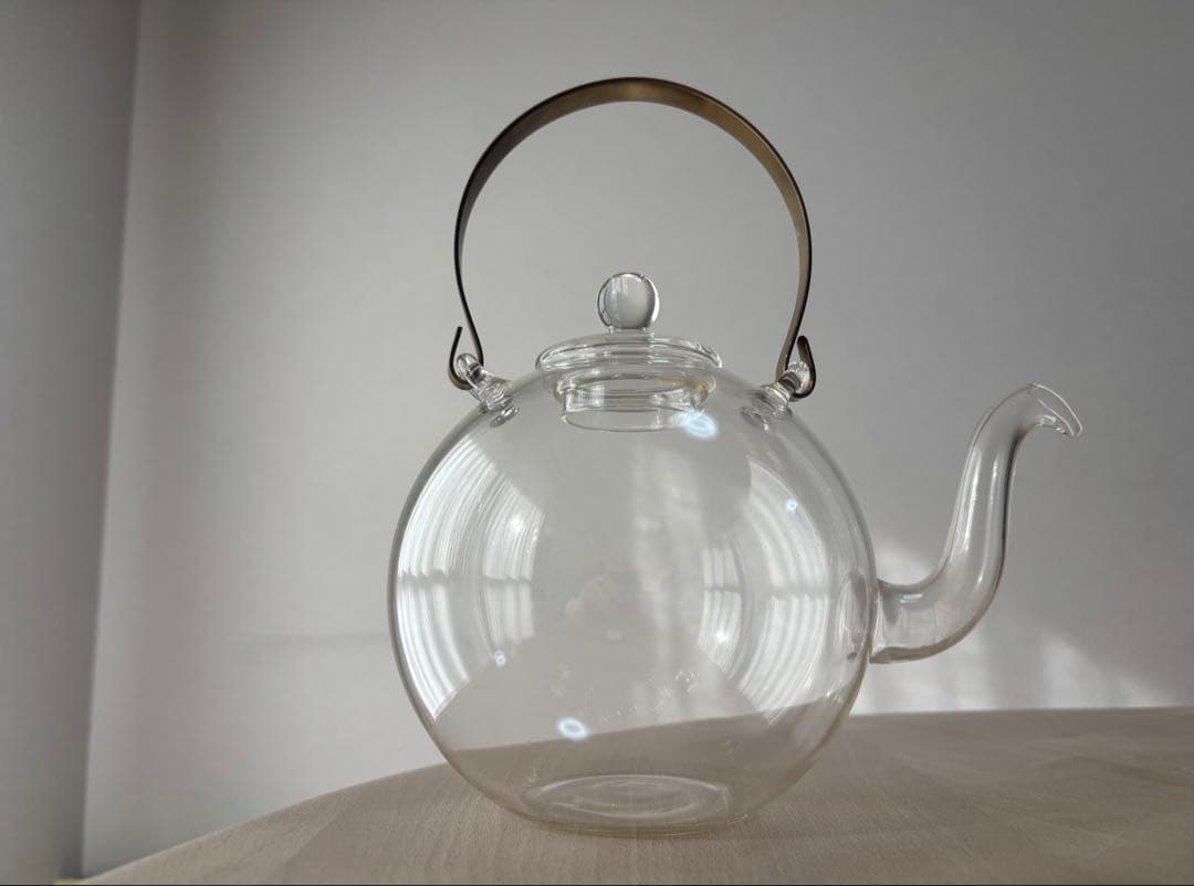 ガラスポット　日ノ出化学製作所Mサイズ（真鍮持ち手） ガラスポット（日ノ出化学製作所）日ノ出ボールポット – 暮らしの道具