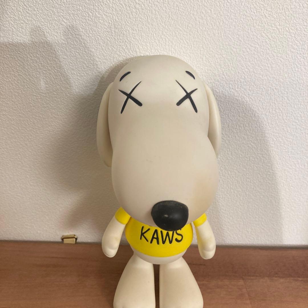 数日出品！ スヌーピー kaws Fake フィギュア カウズ KAWS - メルカリ