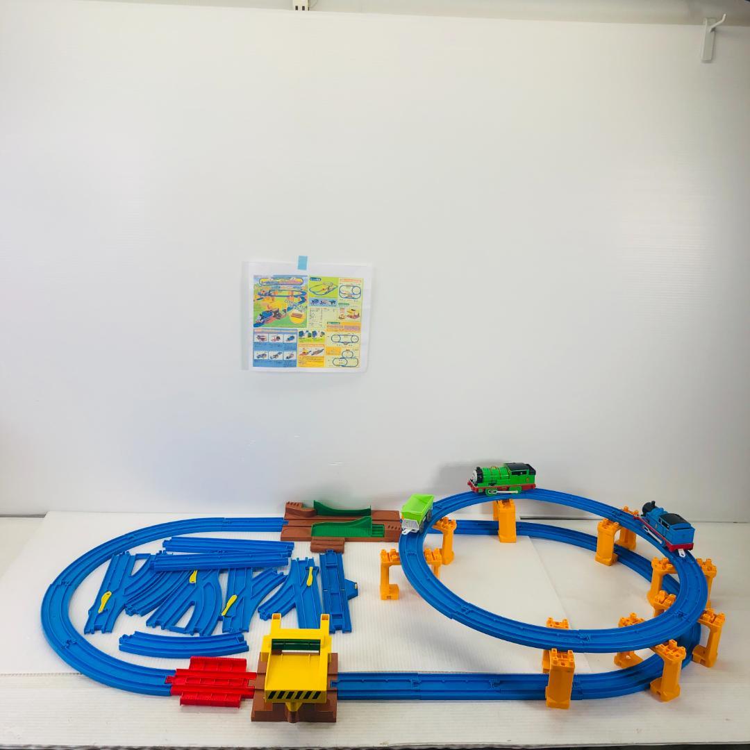 プラレール トーマス&バッシュの丸太つみおろしセット - メルカリ