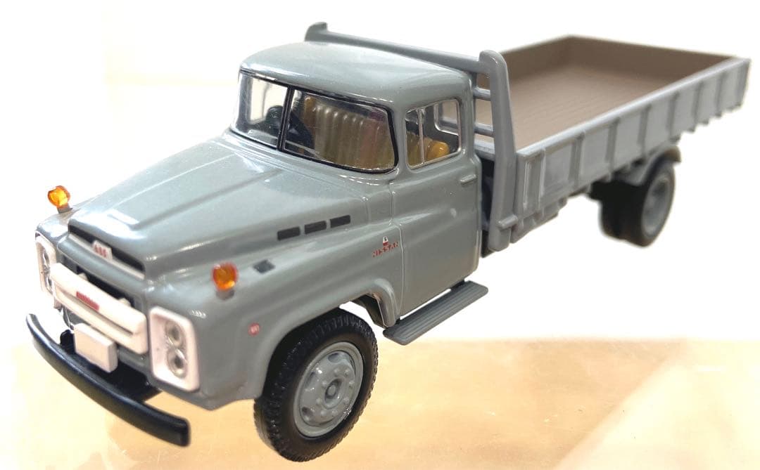 トミカリミテッドビンテージLV-73aニッサンディーゼル680型高床平荷台 LV-73b UD680型 高床平荷台（日通） | 製品をさがす | tomica LIMITED