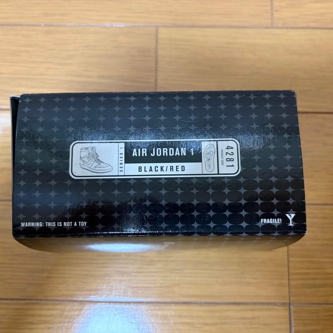 限定3000個 NIKEナイキ エアジョーダン 陶器 フィギュア 黒赤 - メルカリ