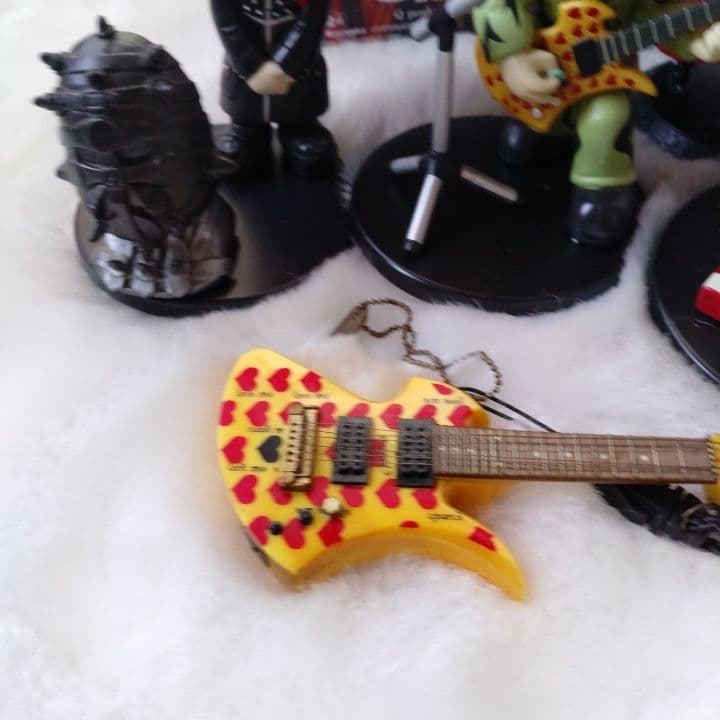 Qposket hide 1体 他フィギュア5体+イエローハート+おまけ指輪 - メルカリ