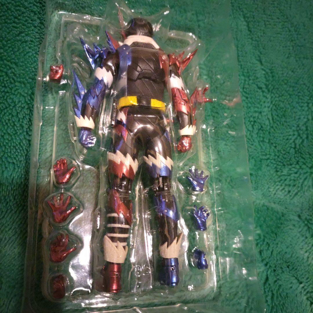 S.H.Figuarts 仮面ライダービルドラビットタンクスパークリングフォーム