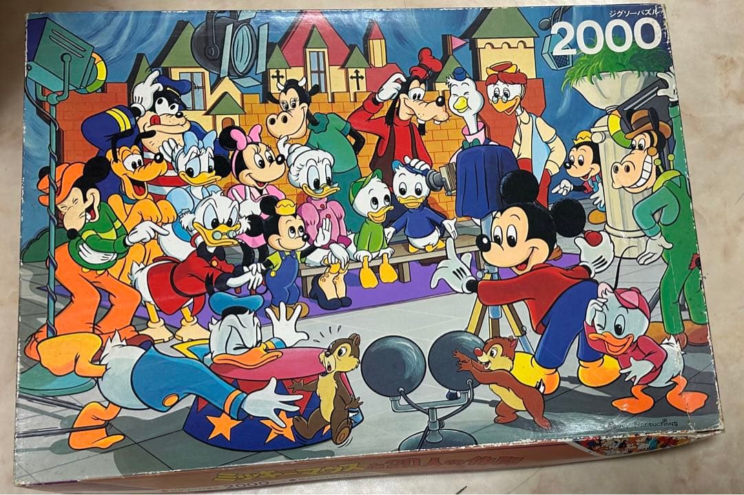 レトロなジグソーパズル2000ピースミッキーマウスと20人の仲間