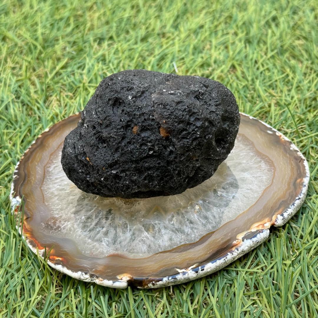 モルダバイト　チンターマニの仲間　◇アグニマニタイト◇大きい原石　221.1g