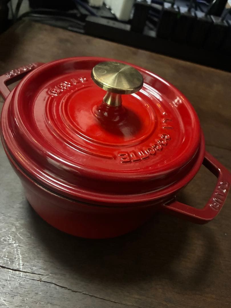 STAUB 赤いココット 鍋　16cm幅　ゴールドノブ 楽天市場】【公式】【生涯保証】 ストウブ ピコ ココット ラウンド