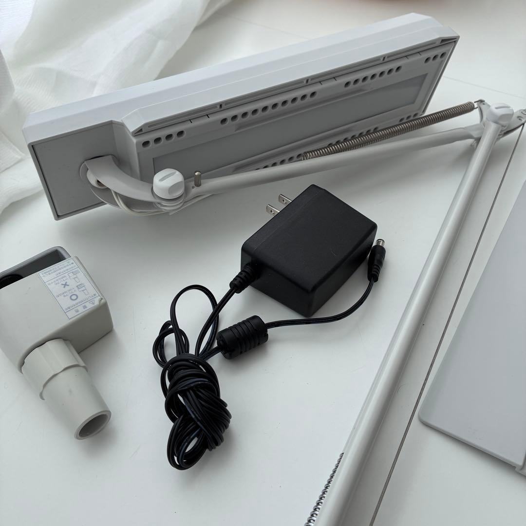 LiTy フォトライトセット　デスクライト　ネイルライト 1台4役ネイルフォトライト“LiTy”の魅力 | NAILEX