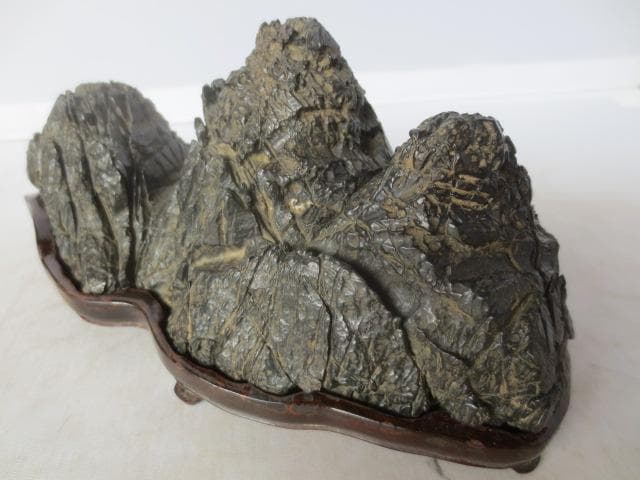 R7/05/29-1　　霊壁石　時代石　水石　盆石　遠山石　幅18センチ