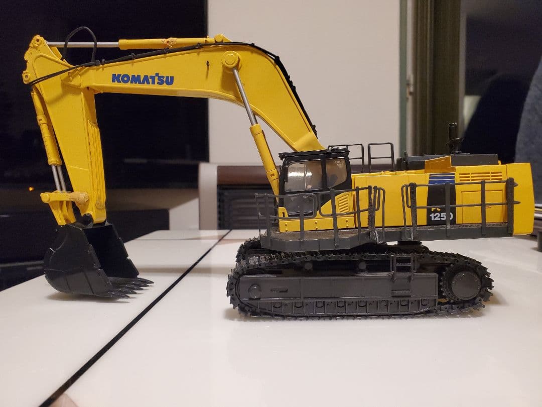 パワーショベル ユンボラジコン コマツPC1250-8 ジャンク修理して