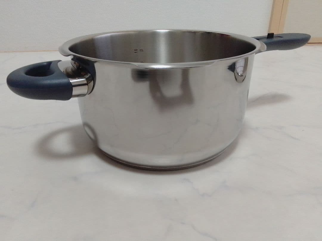 未使用 WMF パーフェクトプラス 4.5L 圧力鍋 IH対応 蒸し器付 片手鍋