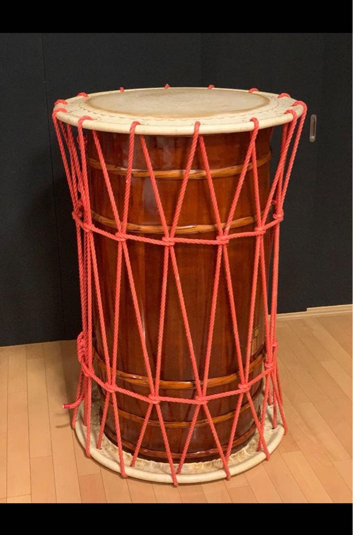和太鼓 特大 2.5尺(75cm) 大太鼓 太鼓　桶胴 特注　台付き 状態良好 和太鼓 特大 2.5尺(75cm) 大太鼓 太鼓 桶胴 特注 台付き 状態良好