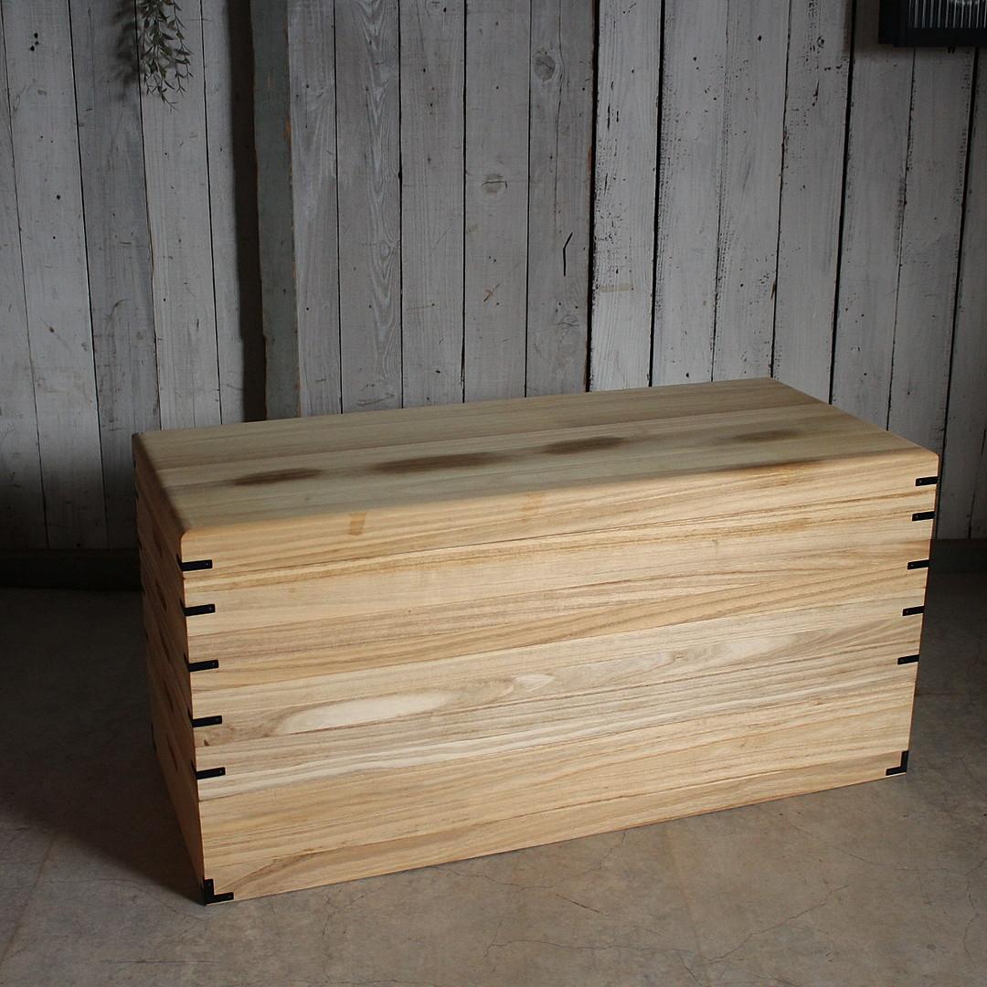 桐の衣装ケース 5段　着物　収納　木箱 タンス　古家具　古民家 桐の衣装ケース 5段 着物 収納 木箱 | denbee 古道具