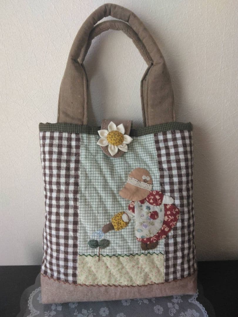 ハンドメイドパッチワーク水やりスーちゃんのバック - メルカリ