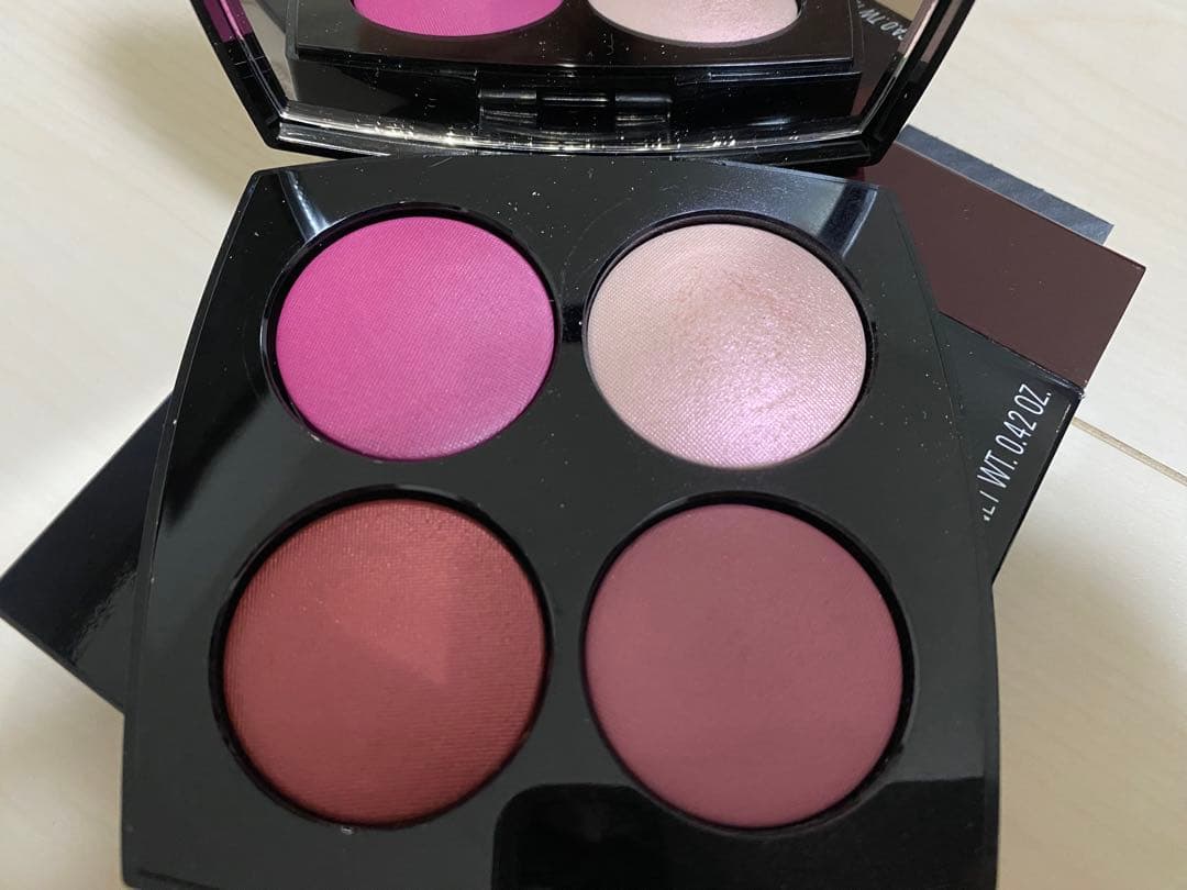 CHANEL ROUGE NOIR CONFIDENCE アイシャドウパレット CHANEL ROUGE NOIR CONFIDENCE Eyeshadow & Blush Palette