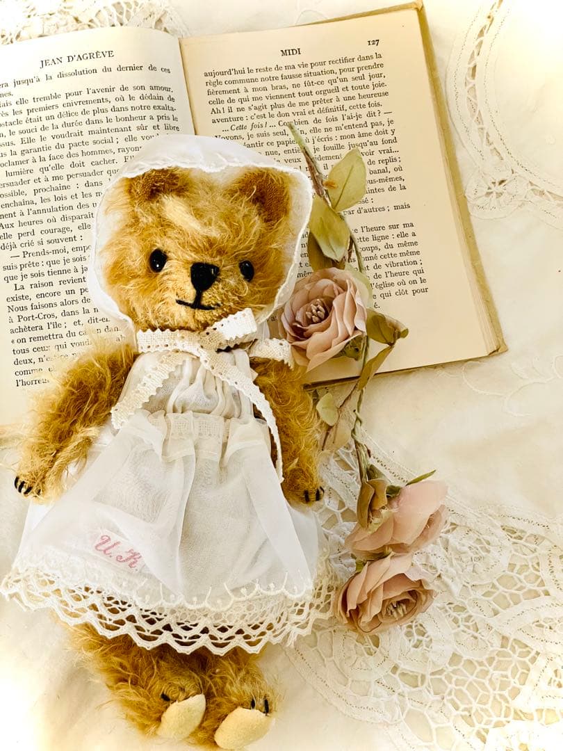 テディベア　レース好きさんのためのレースたっぷりおめかしベアちゃんʕ•ᴥ•ʔ オーソドックスなベアちゃん🐻 #テデイベア #テデイベア好きさんと