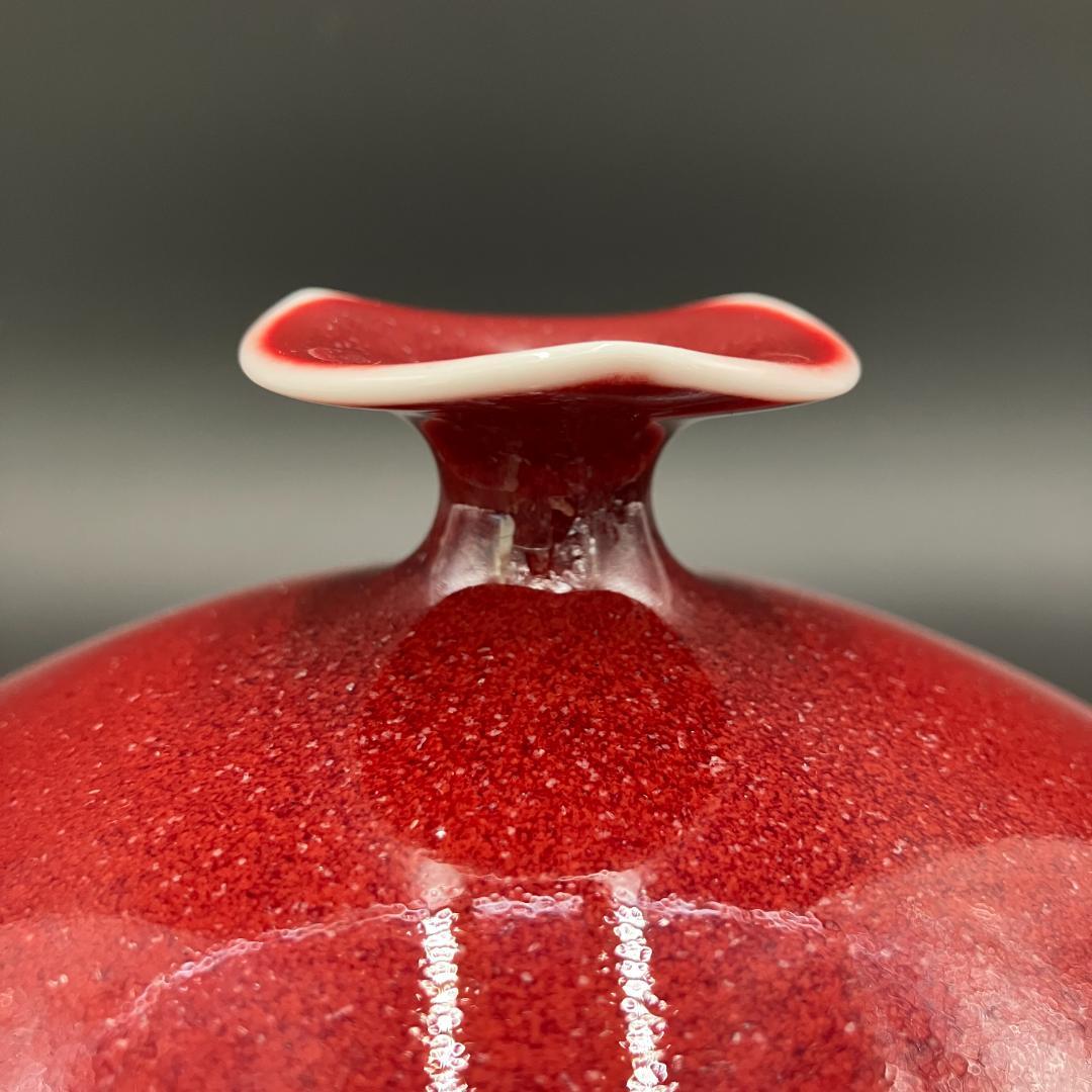 美品 辰砂 花瓶 馬場真右衛門 作 日展作家 在銘 花器 赤釉 R8SA21